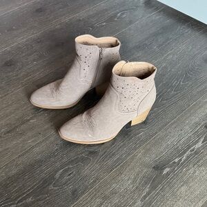 SOUL Naturalizer Taupe Ankle Booties